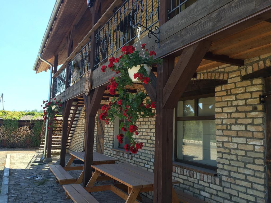Cerpas Hotel Medemciems Екстериор снимка